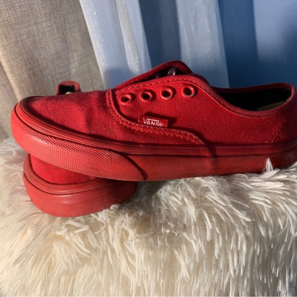 Vans - Picture 4 of 6